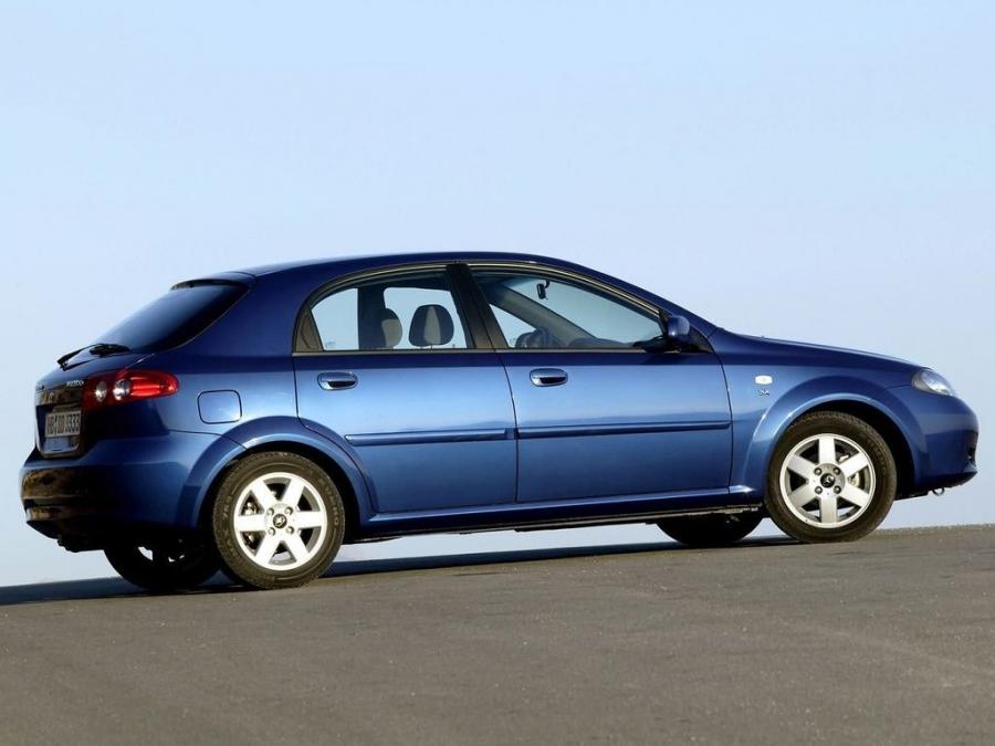  Daewoo Lacetti Hatchback SX 2004 года  (фото 7 из 13)